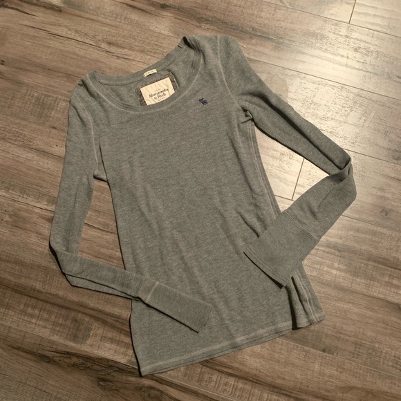 Abercrombie & Fitch Tops - 4/$21 Abercrombie Shirt 🛍